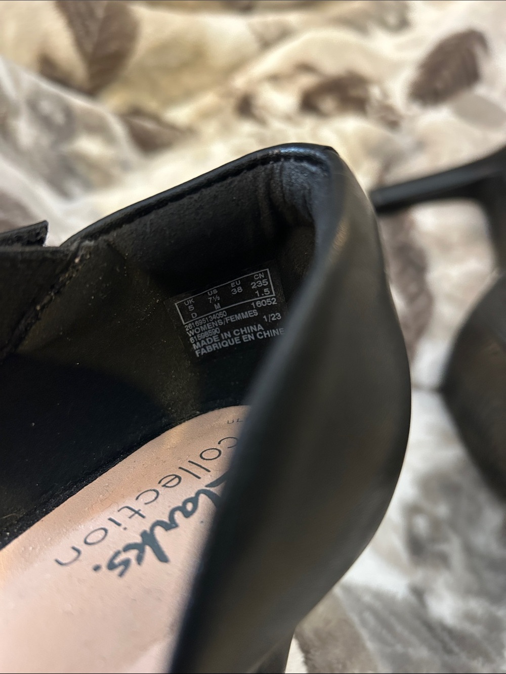 Clarks Black Cross-Strap Mid Heels - Picture 4 of 5